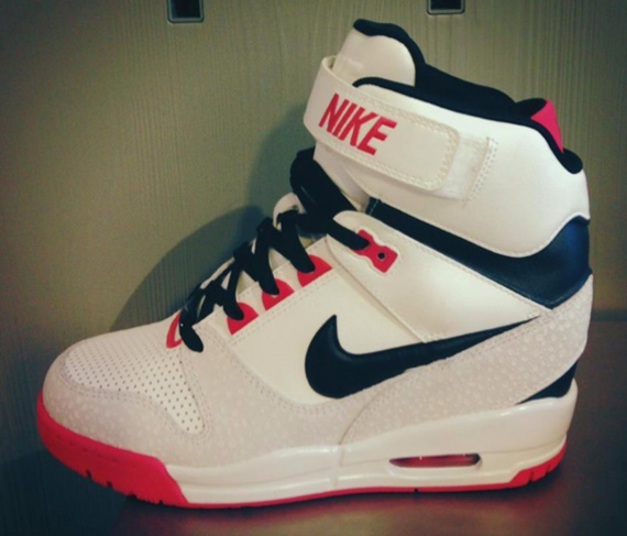 Nike Air Revolution Sky Hi