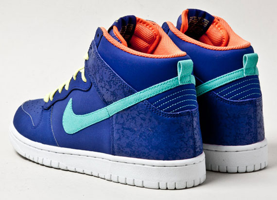 Nike Dunk High Fruit Crackle