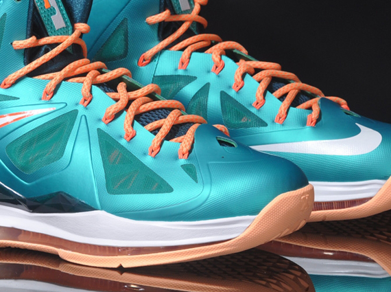 Nike LeBron X "Setting"