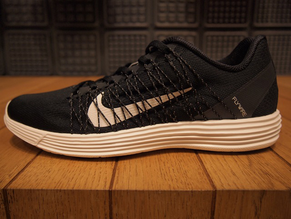 Nike Lunaracer 3 Black White 1