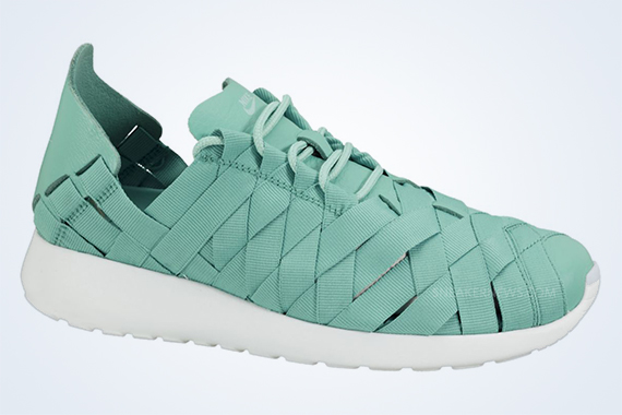 Nike Roshe Run Woven Atomic Teal Available