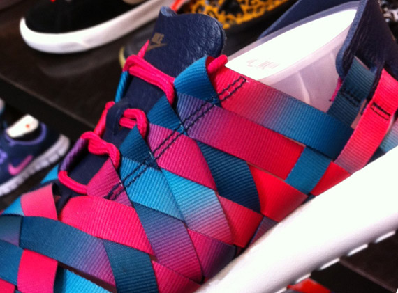 Nike WMNS Roshe Run Woven "Multi-Color"