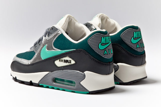 Nike Wmns Air Max 90 Mercury 3