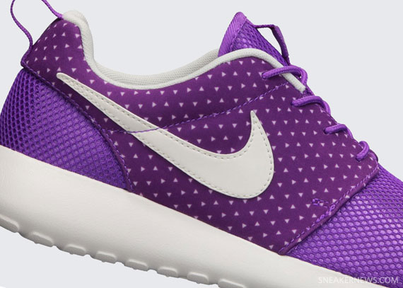 Nike Wmns Roshe Run Laser Purple 1