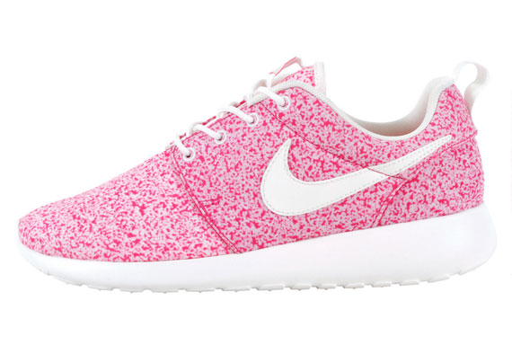 Nike Wmns Roshe Run Pink Force 2