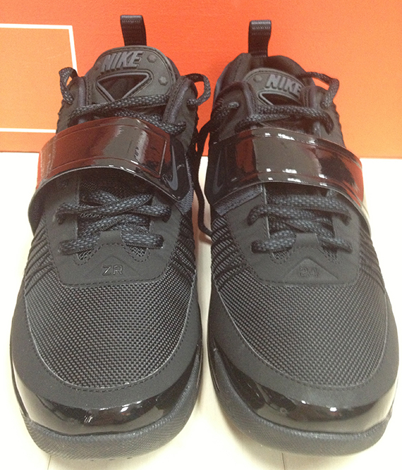 Nike Zoom Revis Blackout 4