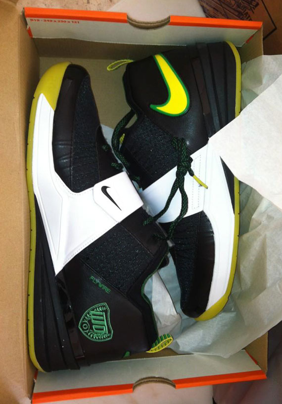 Nike Zoom Revis Oregon Ducks Black 01