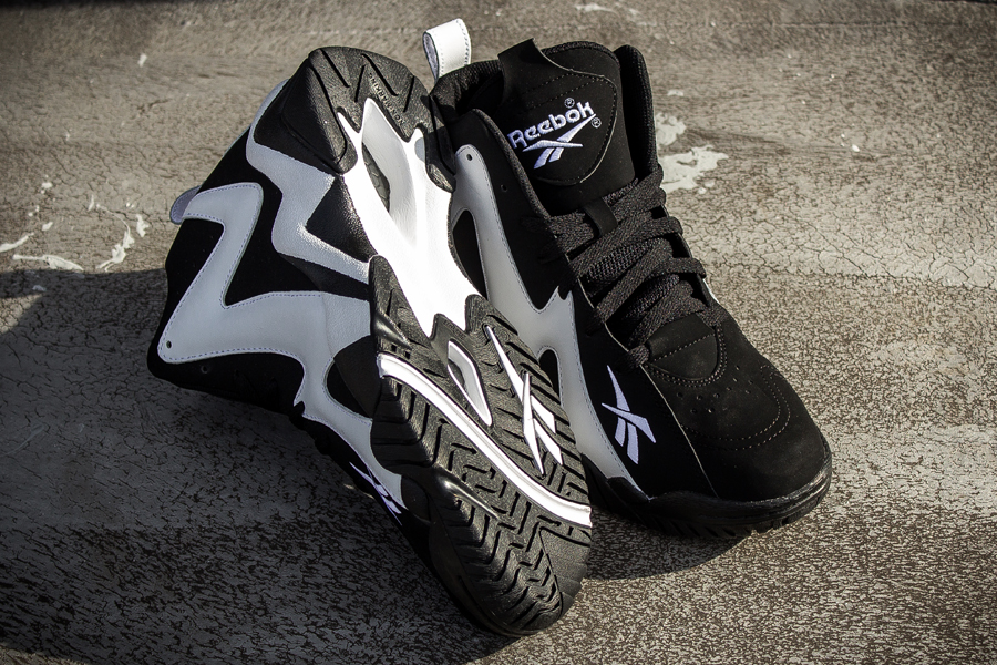 Rbk Kamikaze Ii Blk Wht Red 3