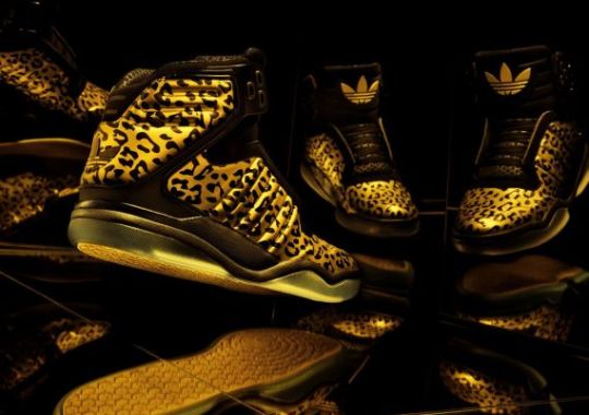 adidas Originals TS Lite AMR “Trophy Hunter”