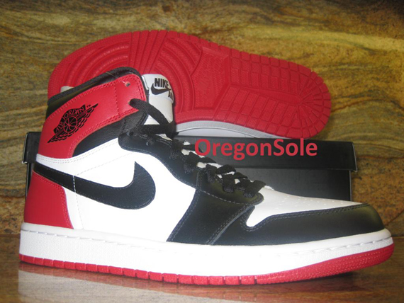 Air Jordan 1 High Black Toe 01