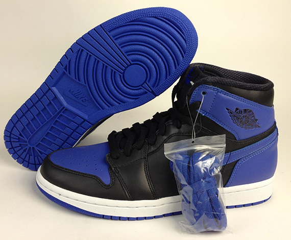 Air Jordan 1 Royal Available Early 4