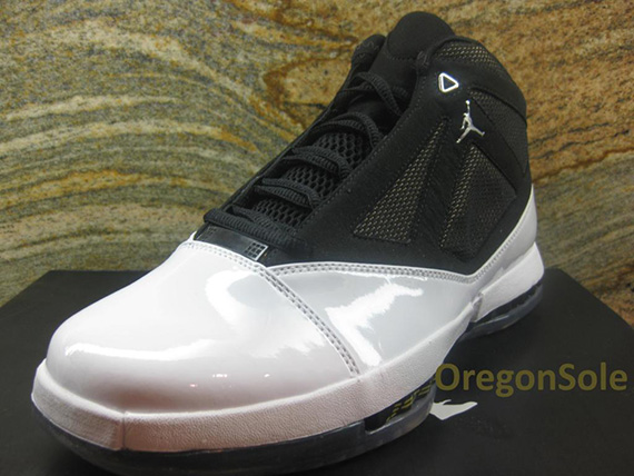 Air Jordan Xvi 2012 Retro White University Gold Black Stealth 3