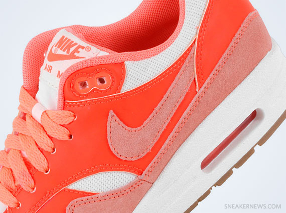 Nike Air Max 1 VNTG - Bright Mango - Total Crimson