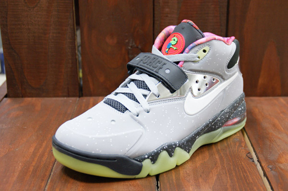 Area 72 Nike Air Force Max 04