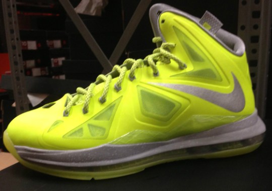 Nike LeBron X “Volt Dunkman” – Release Reminder