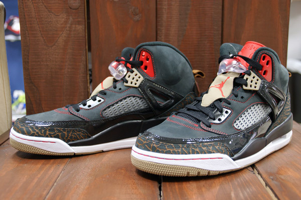 Jordan Spizike Black Challenge Red Release Date 012