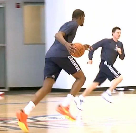 Kevin Durant Wearing Unidentified New Nike Lowtop Model 2