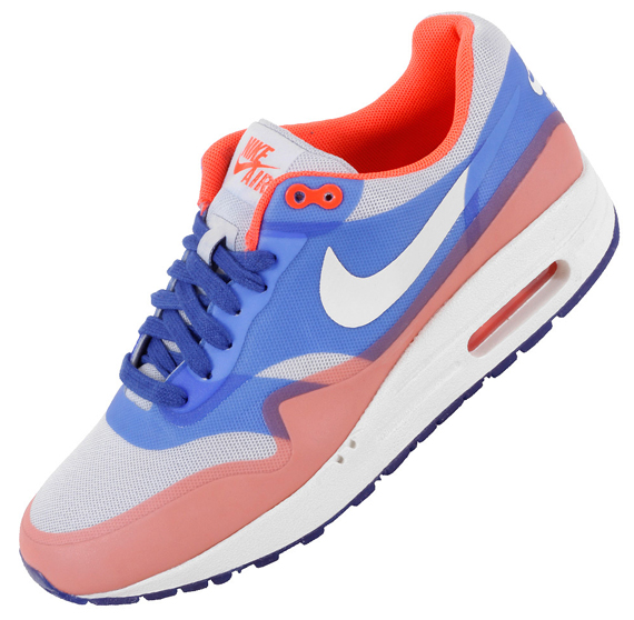 Nike Air Max 1 Hyperfuse Pure Platinum Sail Hyper Blue Total Crimson 4