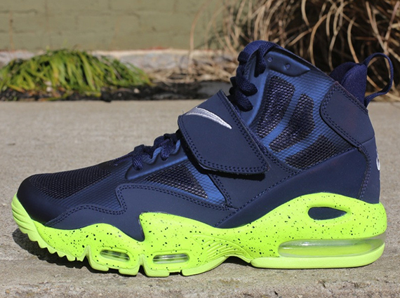 Nike Air Max Express Midnight Navy Volt 2