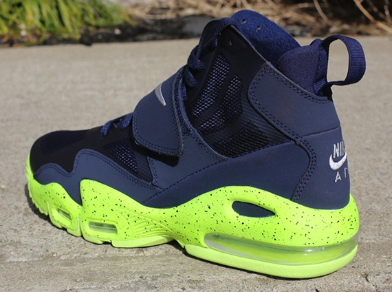 Nike Air Max Express Midnight Navy Volt 3