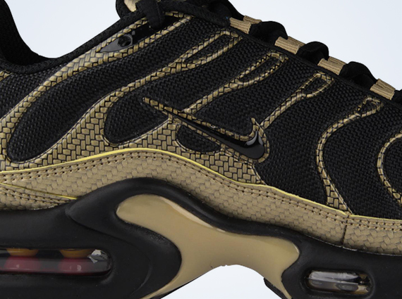 Nike Air Max Plus - Black - Gold - Woven