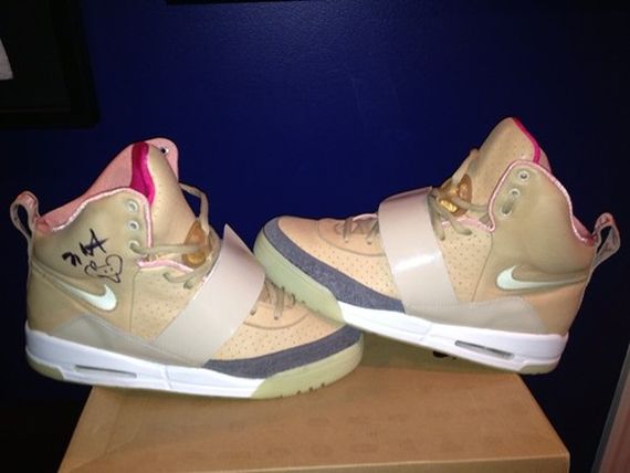 Nike Air Yeezy Net Autographed By Kanye West 04