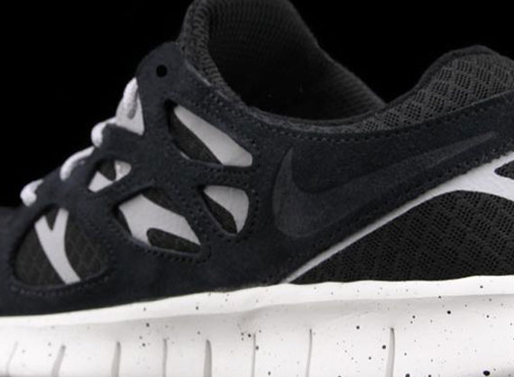 Nike Free Run+ 2 “Oreo” – Available