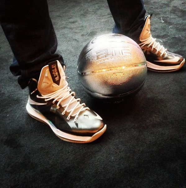 Nike Lebron X Chrome 01