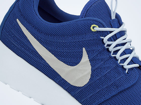 Nike Roshe Run Dynamic Flywire "Hyper Blue"