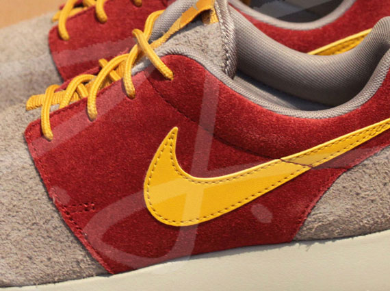 Nike WMNS Roshe Run Premium – Beige – Red – Yellow | Sample