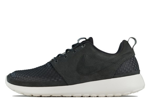 Nike Roshe Run Woven Night Stadium Sail Medium Grey 2