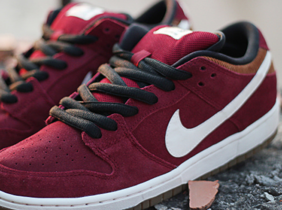 Nike SB Dunk Low – Burgundy – Brown – White