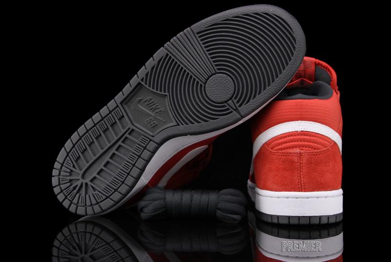 Nike Sb Dunk Mid Pro Hyper Red 3