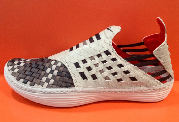 Nike Solarsoft Rache Woven Premium 2