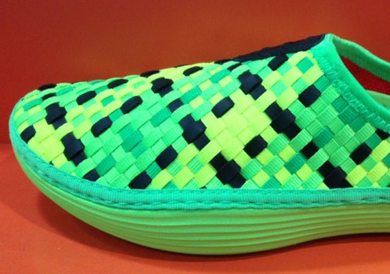 Nike Solarsoft Woven Mule Green Black 1