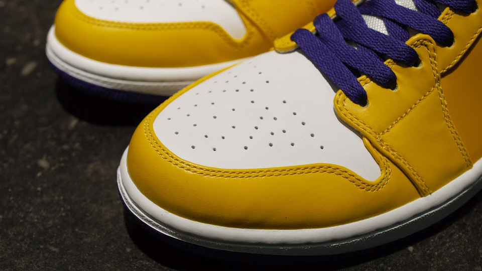 Air Jordan 1 Mid Lakers 6