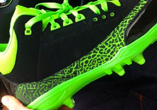 Air Jordan III – Terrell Owens Seattle Seahawks PE Cleats