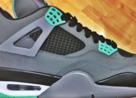 Air Jordan IV Retro "Green Glow"