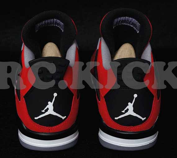 Air Jordan Iv Toro Red 2