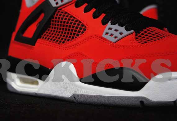 Air Jordan Iv Toro Red 9