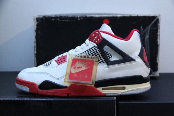 Air Jordan Iv Vntg White Fire Red Black