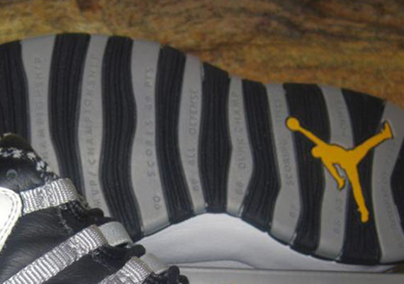 Air Jordan X “Steel” – Unreleased Yellow Jumpman Sample