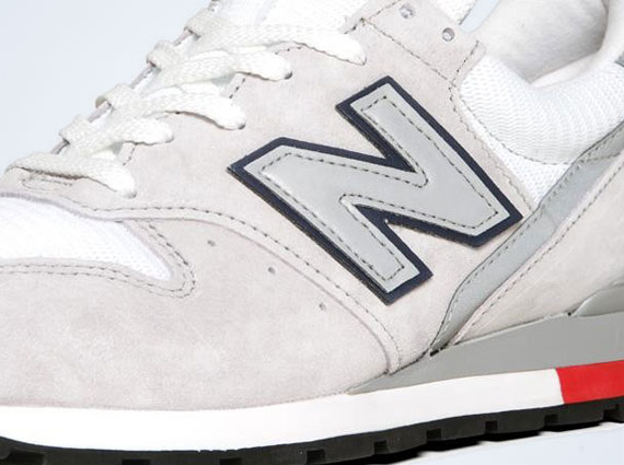 New Balance 996 - Grey - White - Reflective Silver