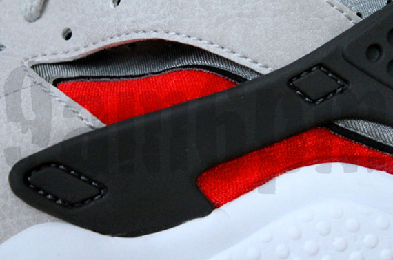 Nike Air Huarache Le Neutral Grey University Red White 005