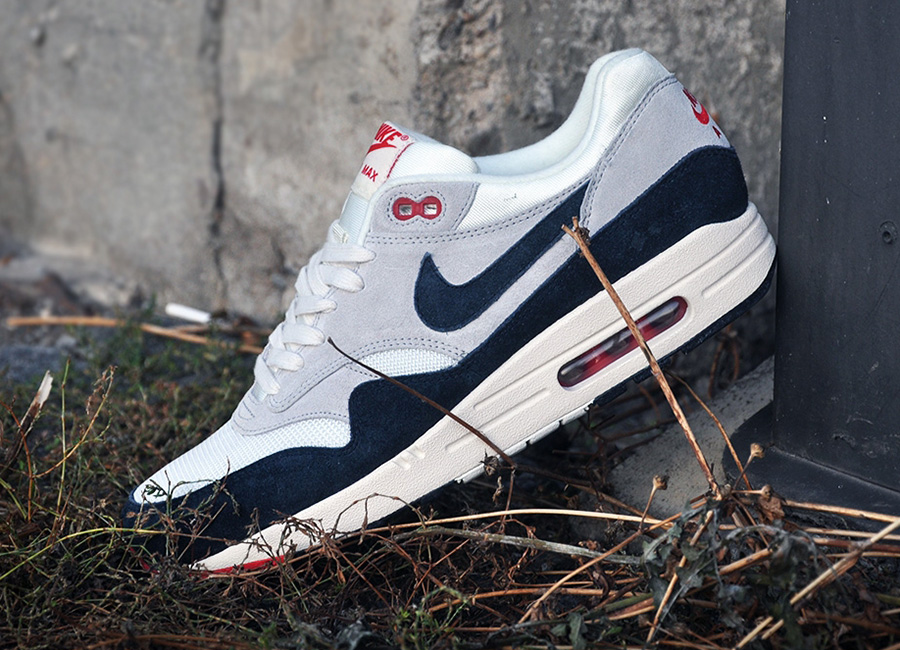 Nike Air Max 1 Og Sail Dark Obsidian Neutral Grey 5