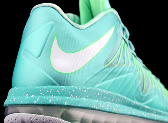 Nike Air Max LeBron X Low “Easter”