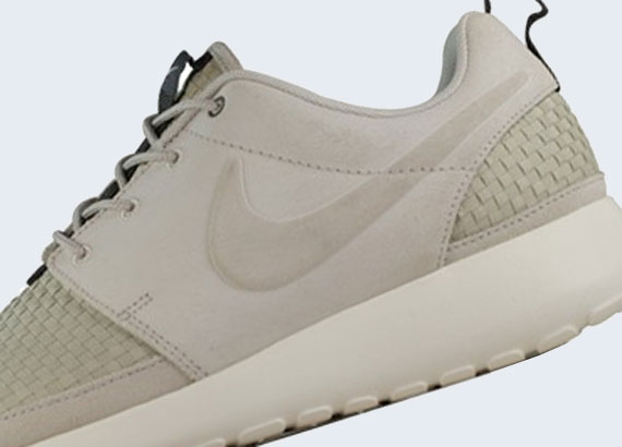 Nike Roshe Run Woven "Light Bone"