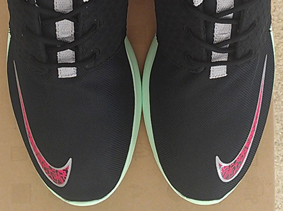 Nike Rosherun Fb Black Pink Flash Crystal Mint Chrome 2