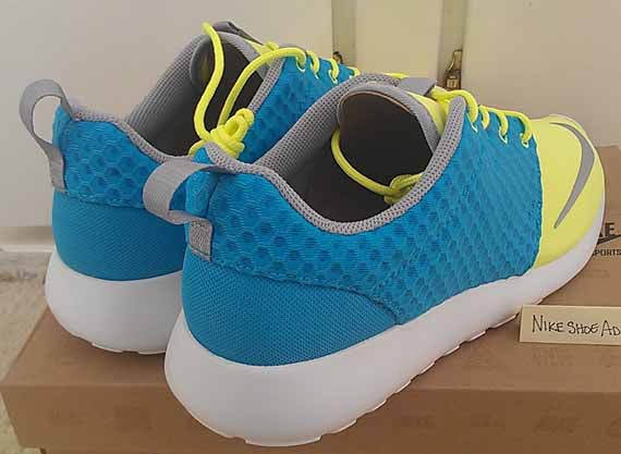 Nike Rosherun Fb Current Blue Chrome Hot Lime White 2