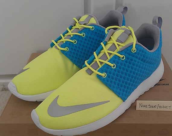 Nike Rosherun Fb Current Blue Chrome Hot Lime White 3